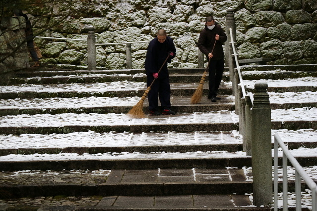知恩院雪２.JPG